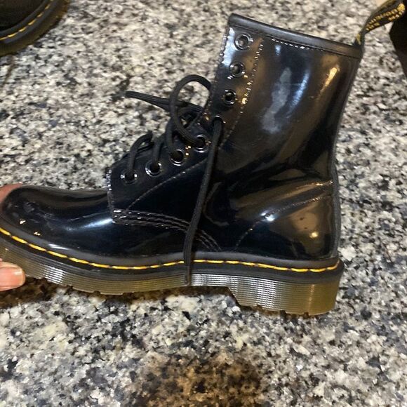 1460 Women's Patent Leather Lace Up Dr. Martens Size5
